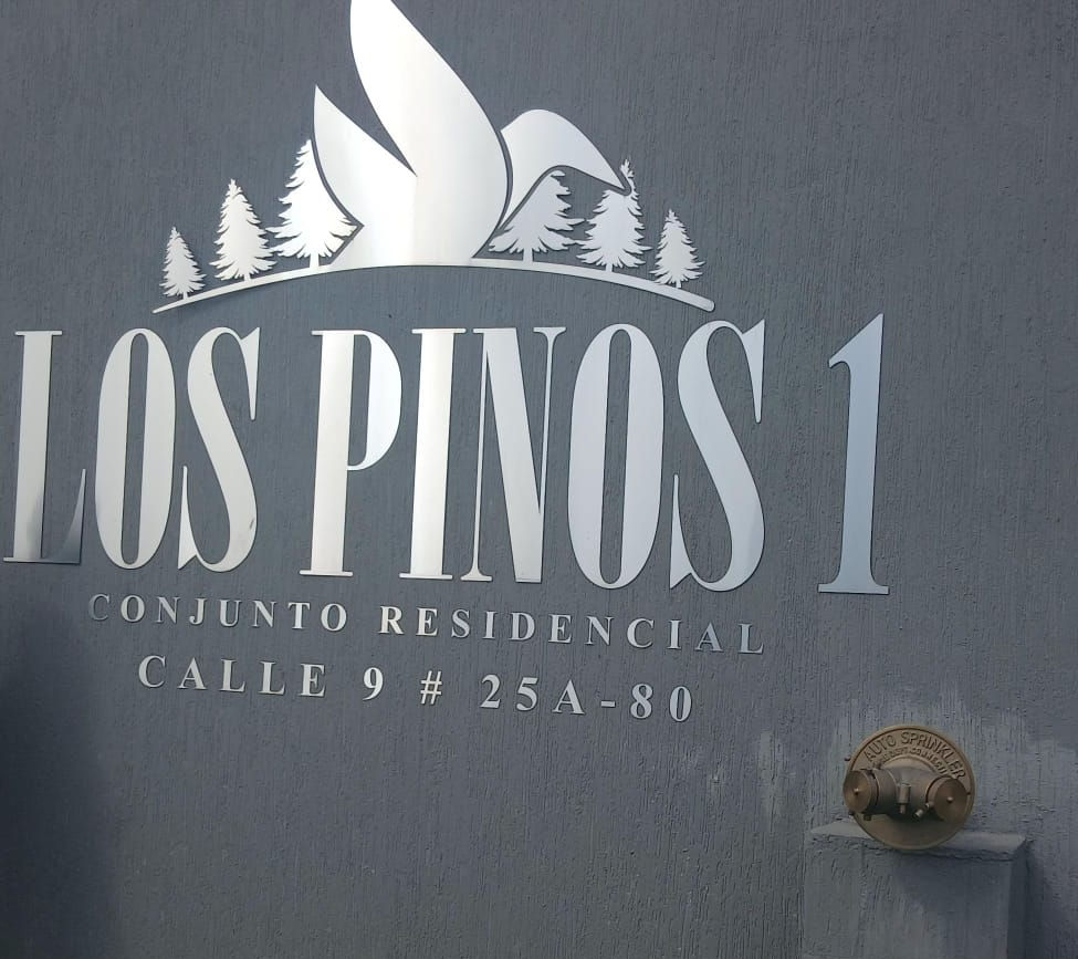 Instalaciones de Los Pinos 1